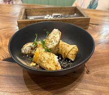 Блины с креветочным муссом и трюфелем