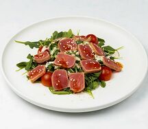 Салат с тунцом