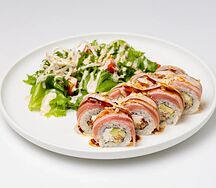 Ролл с тунцом, угрем и карамелью New