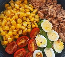 Салат с тунцом и перепелиным яйцом (Инсалатоне)