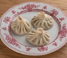 Хинкали с бараниной и зеленью