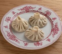 Хинкали с говядиной и зеленью ( 3 шт )