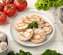 Рулет куриный с чесноком