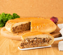 Пирог с мясом и луком