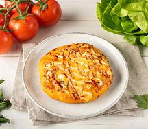 Пицца с колбасой