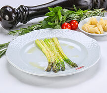 Спаржа со сливочным маслом и пармезаном