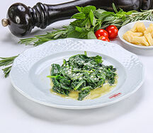 Шпинат со сливочным маслом и пармезаном