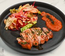 Отбивная из свиной корейки на кости