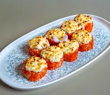 Запеченный ролл с креветкой