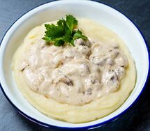 Бефстроганов с картофельным пюре