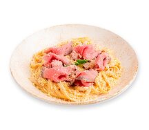 Паста с ростбифом и пряным соусом