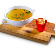 Бульон куриный с крутонами