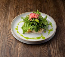 Тигровые креветки, редька, сладкий хрен