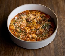 Ньокки с томлеными щеками и пармезаном