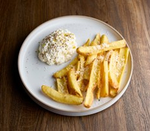 Картофель фри и мусс из пармезана
