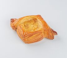 Слойка с яблоком