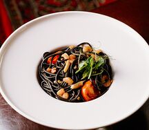 Черная паста с морепродуктами