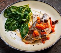 Филе дорадо со шпинатом