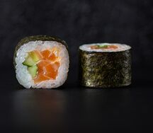 Маки острый лосось
