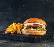 Бургер Цезарь и картофель Фри