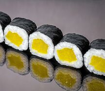 Хосомаки с такуаном