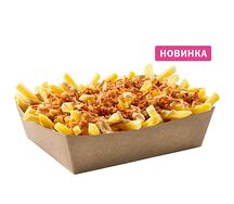 Картофель фри с грибным соусом и луком