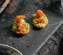 Креветки с гуакамоле