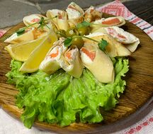 Рулетики с форелью копченой