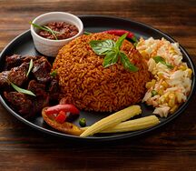 Нигерийский рис Джоллоф с говядиой