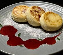 Сырники с ягодным джемом