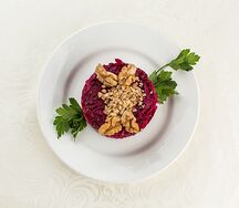 Салат из свеклы с грецким орехом