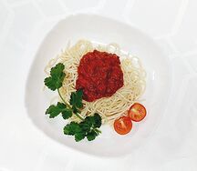 Спагетти с соусом болоньезе