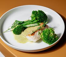 Треска су-вид, кенийская фасоль, мятный крем-фреш