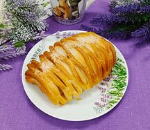Слойка с черникой