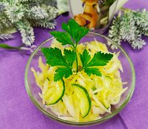 Салат из капусты с огурцом