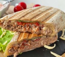 Бургер в лаваше с курицей 