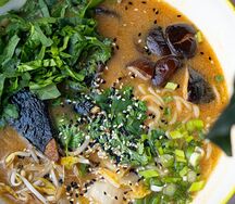 Суп рамен с лапшой