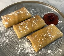 Блинчики с клубничным джемом