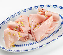 Мортаделла с фисташками