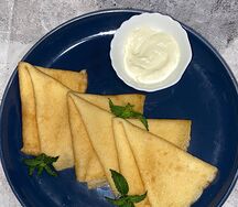 Блины со сметаной