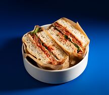 Фокачча, прошутто крудо, руккола