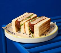 Кацу Сандо, цыпленок, соус тонкацу