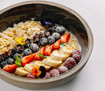 Каша овсяная с ягодами или без ягод