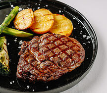 Рибай с овощами на гриле