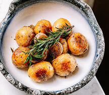 Запеченный картофель с розмарином