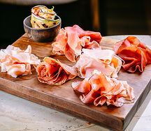 Ассорти итальянских колбас