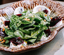 Салат со свеклой и козьим сыром