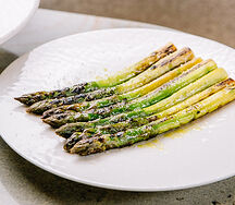 Спаржа на гриле