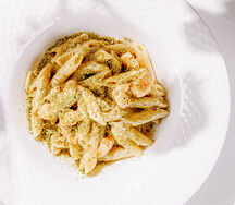 Пенне с креветками и фисташками