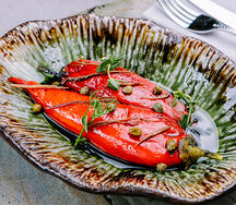 Перец рамиро с рикоттой и анчоусами